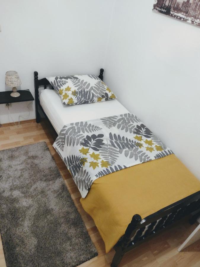 Kalauz Rooms Lozovac Bagian luar foto