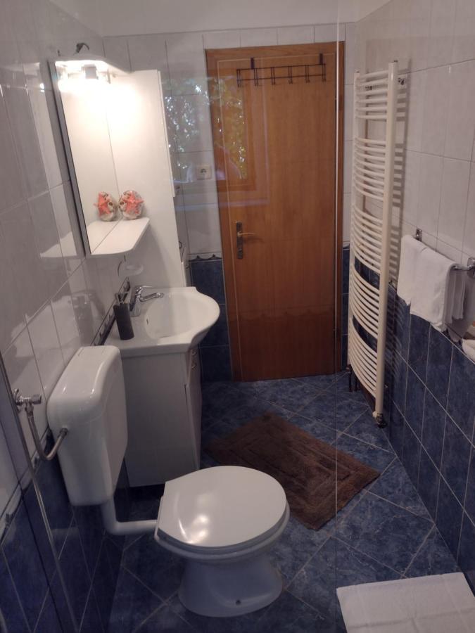 Kalauz Rooms Lozovac Bagian luar foto