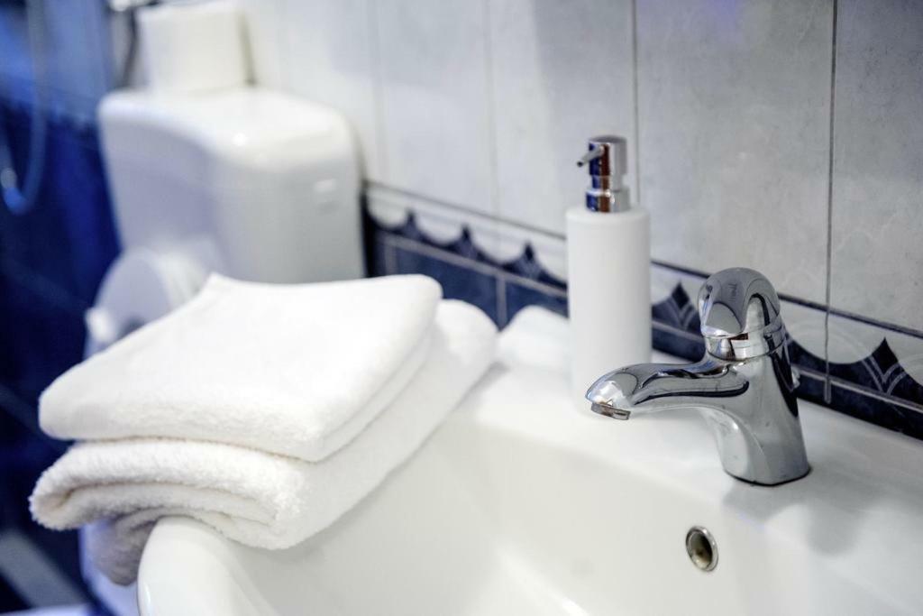 Kalauz Rooms Lozovac Bagian luar foto