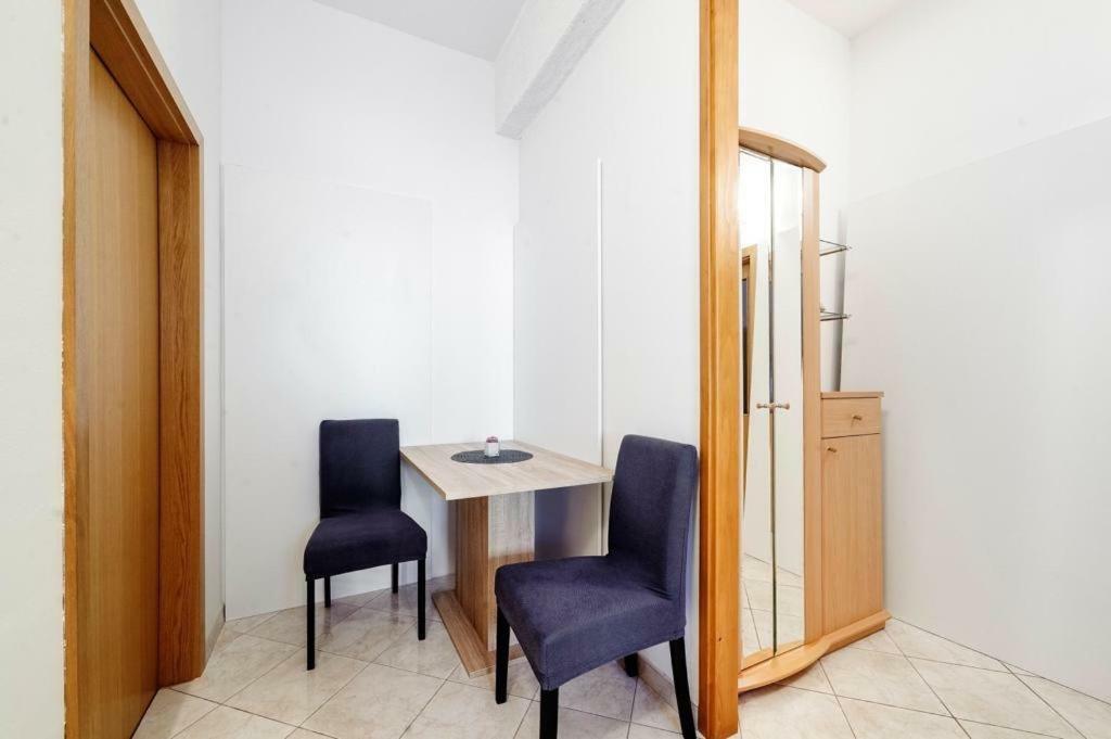 Kalauz Rooms Lozovac Bagian luar foto